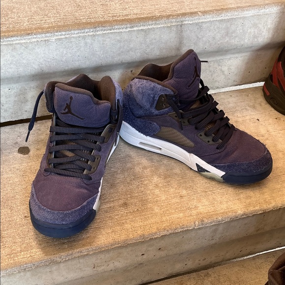 Jordan Men\'s Navy and Black Sneakers
